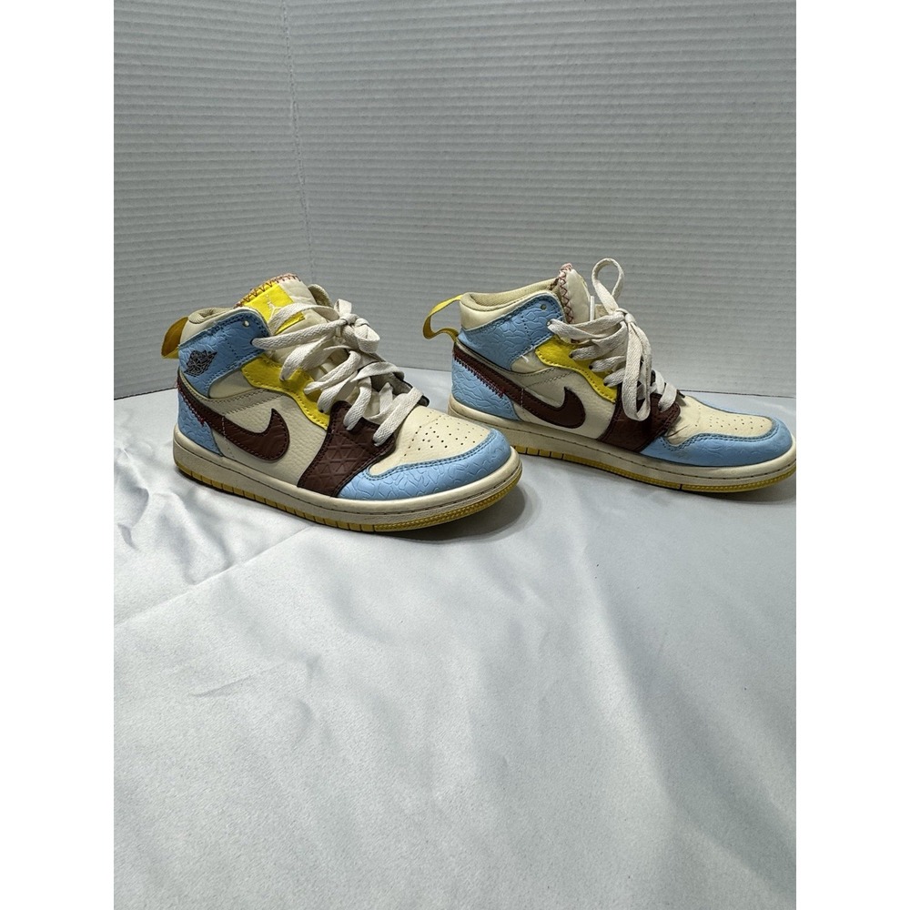Maison Chateau Rouge X Air Jordan 1 Mid Se "Fearless" Sneakers View 2